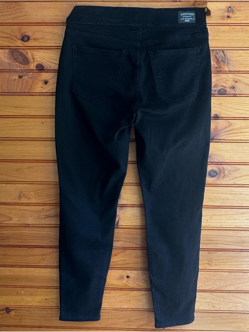 Levi’s Signature Gold Totally Shaping Pull On Skinny Jeans Black 8 Short - Picture 3 of 15